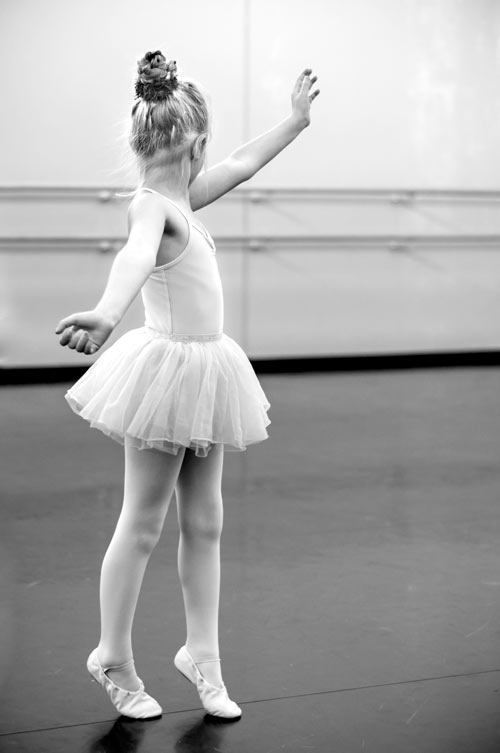 grayscale-photography-of-girl-doing-ballet-591679.jpg